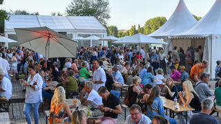 5000 Besucher strömten zum Auftakt auf das Festivalgelände auf der Ludwigshafener Parkinsel.