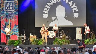 Gringo Mayer auf der Buga-Hauptbühne in Mannheim.
