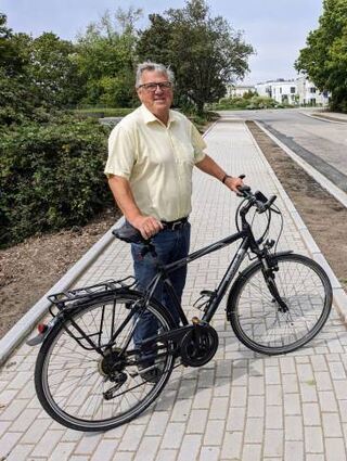 Günter Bläß, hier in der Hirschberger Allee unterwegs.