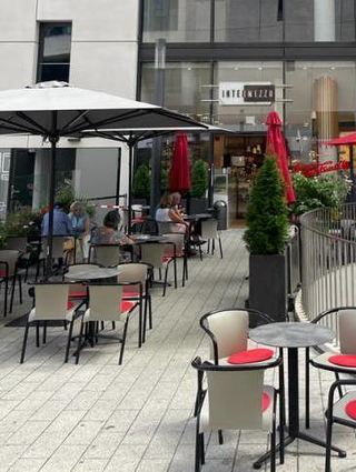 Dario und Desi Fontanella betreiben das Eiscafé Intermezzo weiter.
