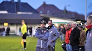 Der Mannheimer Daniel Halfar trainiert den Landesligisten FC Rot-Weiß-Kirchlengern in der Nähe von Bielefeld.
