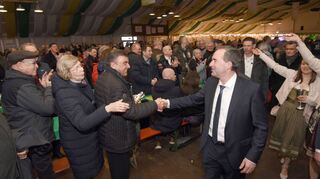 Am 6. März 2023 wird Hubert Aiwanger im Festzelt auf dem Schriesheimer Mathaisemarkt gefeiert.