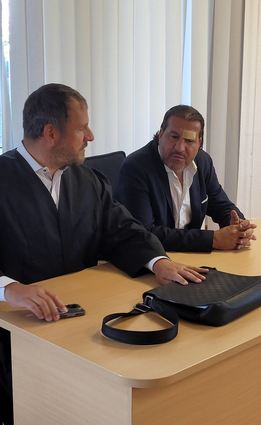 Daniel Martin (r.) mit seinem Rechtsanwalt Jens Graf.