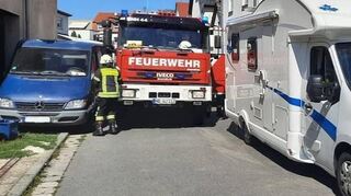Hier in der Neugasse ist kein Durchkommen für die Feuerwehr.