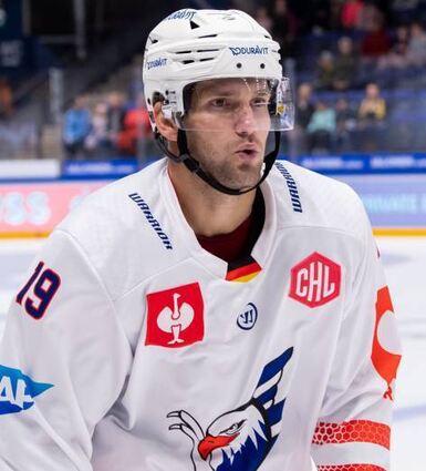 Linden Vey schoss beim Sieg in Rauma das 3:0 für die Adler.
