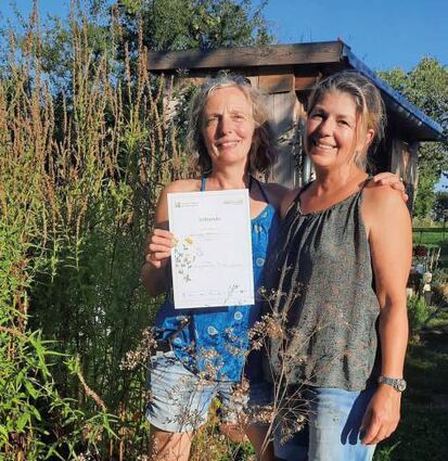 Gold für den NABU-Garten: Heike Vetter (l.) und Birgit Jänicke.