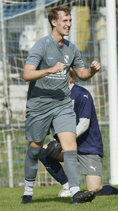 Auf ihrem Weg ins Achtelfinale schaltete die SpVgg Wallstadt auch den Landesligisten FK Srbija Mannheim mit 3:2 aus. Valentin Wiest (Bild) erzielte das 3:0.
