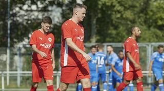 Auch am vergangenen Sonntag gingen beim SC RW Rheinau nach 90 Minuten die Köpfe nach unten: Gegen den SV 98 Schwetzingen stand es am Ende 1:3.