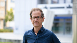 Der Mannheimer Migrationsforscher Marc Helbling eröffnet an der Universität eine Ringvorlesung zum Thema Klimawandel.