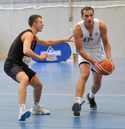 Albert Kuppe (re.) war mit 21 Punkten Top-Scorer der SG Mannheim.