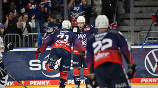 Nach einem starken letzten Drittel und zwei Rückständen gewinnen die Adler mit 4:2