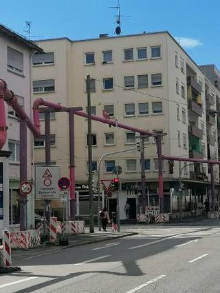 Die Rohrleitung dient zur Entwässerung der Baugrube.