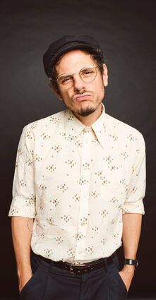 Rainer Holl, nominiert vom Poetry Slam Ludwigshafen, gewann am 16. September das Finale der rheinland-pfälzischen Landesmeisterschaft in Mainz.