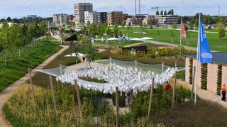 Die ganzen Beete und Ausstellungsbeiträge auf Spinelli werden wieder abgebaut. Daher bleibt das Experimentierfeld, also der Bereich nördlich der U-Halle, bis ins Jahr 2024 gesperrt.