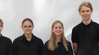 Die neu gemeldete zweite Luftgewehrmannschaft Hüttenfelds mit (v. l.) Victorija und Ana Behrendt, Nele und Lyon Mayer.
