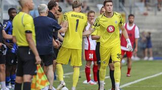 Am zweiten Spieltag gegen Lübeck wurde Lucien Hawryluk (r.) in der Schlussphase für Jan-Christoph Bartels eingewechselt.