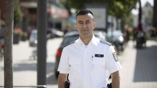 Bayram Gül ist als Schutzmann in Viernheim unterwegs.