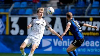 Eine Szene aus dem Spiel im Carl-Benz-Stadion im April: Der damalige Freiburger Vincent Vermeij (l.) gegen Waldhof-Kapitän Marcel Seegert.
