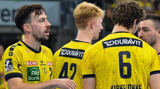 Löwen-Kapitän Patrick Groetzki (l.) muss weiter auf sein 1500 Tor in der Handball-Bundesliga warten.