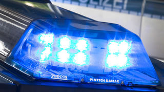 Die Polizei sucht Zeugen: Ein unbekannter Junge verfolgt zwei 14-jährige Mädchen in Heidelberg - und bedroht sie.
