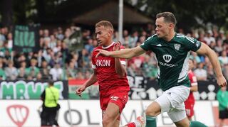 Die Nase vorne hatten Torschütze Junge-Abiol und seine Würzburger Kickers im Regionalliga-Derby beim FC 05 Schweinfurt, das der FWK 2:0 gewann.