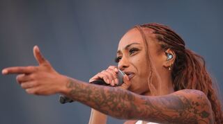 Die Rapperin, Schauspielerin und Autorin Nura ist in der Heidelberger Halle02 live zu hören.