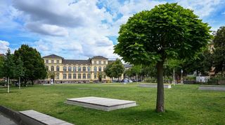 Der Neumarkt in der Neckarstadt mit Sitzbereich.