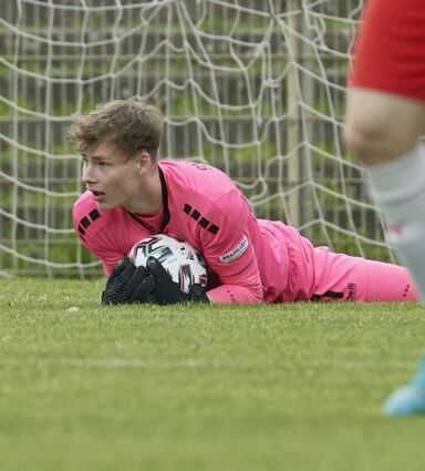 Früher Waldhof II, jetzt Worms: Torhüter Luca Pedretti.