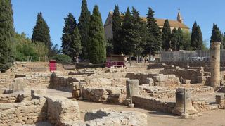 Unweit der Barockkirche Sant Jaume befindet sich das Ausgrabungsareal.