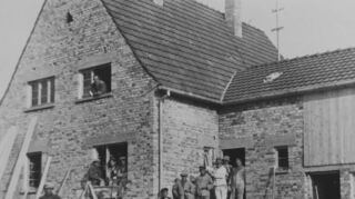 Gründungsmythos der IG-Siedlung in Rheinau-Süd: gemeinschaftlicher Bau der Häuser im Jahre 1933.