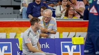 Uwe Gensheimer arbeitet hart für sein Comeback. Wann der Linksaußen der Rhein-Neckar Löwen wieder auf der Platte stehen kann, steht noch nicht fest.