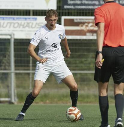 Riedrodes Alexander Butz traf zwar zum 2:4, aber mehr ging nicht mehr.