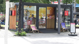 Der Stadtmarketing-Pavillon auf dem Paradeplatz, der bisher dem Verkauf von Buga-Eintrittskarten diente, bleibt – für einen anderen Zweck.
