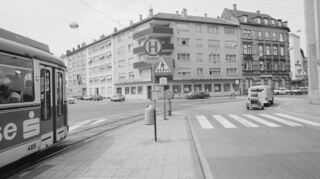 Für unsere Leserinnen und Leser leicht zu erkennen: die Einmündung der Carl-Benz-Straße in die Waldhofstraße in den 1980er Jahren.