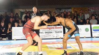 Sebastian Schmidt (l.) musste gegen den aktuellen U23-Vize-Europameister, Joshua Moordion, eine 0:2-Niederlage hinnehmen.