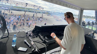 Wildcard-Gewinner Felix van Göns aka DJ Felix Caso beim Glücksgefühle Festival auf dem Hockenheimring.