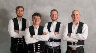 Von links: Jungmeister Julius Rieger und die drei Brüder Lennart-Paul, Louis-Johann und Laurin-Philip Gutfleisch aus Heiligkreuzsteinach.