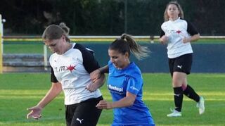 Valeria Mangione (r.) erzielte beide Treffer beim jüngsten 2:1-Sieg der Fußballerinnen gegen St. Leon/Mingolsheim.
