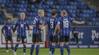 Ratlosigkeit bei den Spielern des SV Waldhof. Bereits nach 14 Minuten lagen die Mannheimer gegen den BVB II mit 0:2 zurück.
