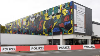Die Polizei durchsucht nach einer Bombendrohung das Wilhelm-Hack-Museum in Ludwigshafen.