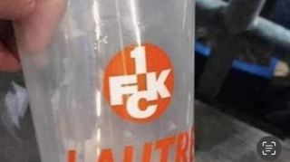 Screenshot vom Facebook-Post über den Kaiserslautern-Becher.