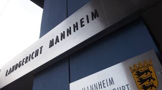 Die Hauptverhandlung findet am Landgericht Mannheim statt.