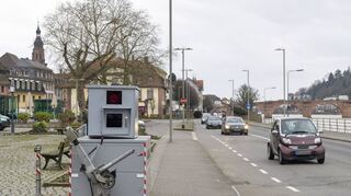 Diese halbmobile Anlage ist neu. Nun sollen auch die alten, stationären „Starenkästen“ durch moderne Säulengeräte ersetzt werden.
