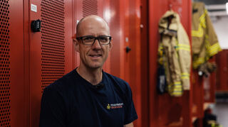 Erster Hauptbrandmeister Ralf Glock arbeitet seit 2002 Feuerwehr und ist Teil der Mannheimer Höhenrettungsgruppe.