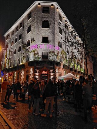 Ein Wochenende kultureller Vielfalt: Der Nachtwandel ist in der Region bekannt und der Jungbusch zieht mit seinen Bars viele Gäste an.