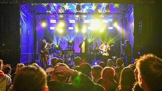 Auch auf den Bühnen ging es rund: Musik aus verschiedenen Genres wurde im Viertel geboten.