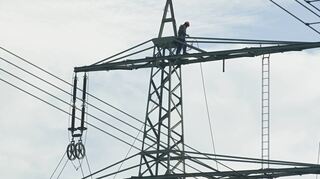 Die Stromleitung soll über 340 Kilometer von Osterath in Nordrhein-Westfalen nach Philippsburg in Baden-Württemberg führen. Sie gilt als Baustein der Energiewende.