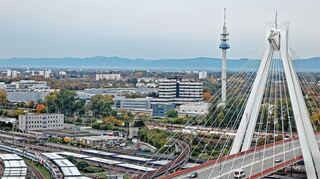 Die Hochschule (hinter dem Postareal) und der Hauptbahnhof sollen durch eine Brücke verbunden werden.