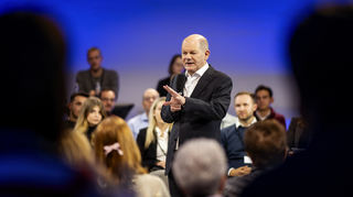 Hat sich in Mannheim den Fragen der Bürgerinnen und Bürger gestellt: Bundeskanzler Olaf Scholz (SPD).