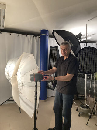 Peter Limburg hat im Keller seines Geschäfts Megabyte ein Fotostudio eingerichtet.